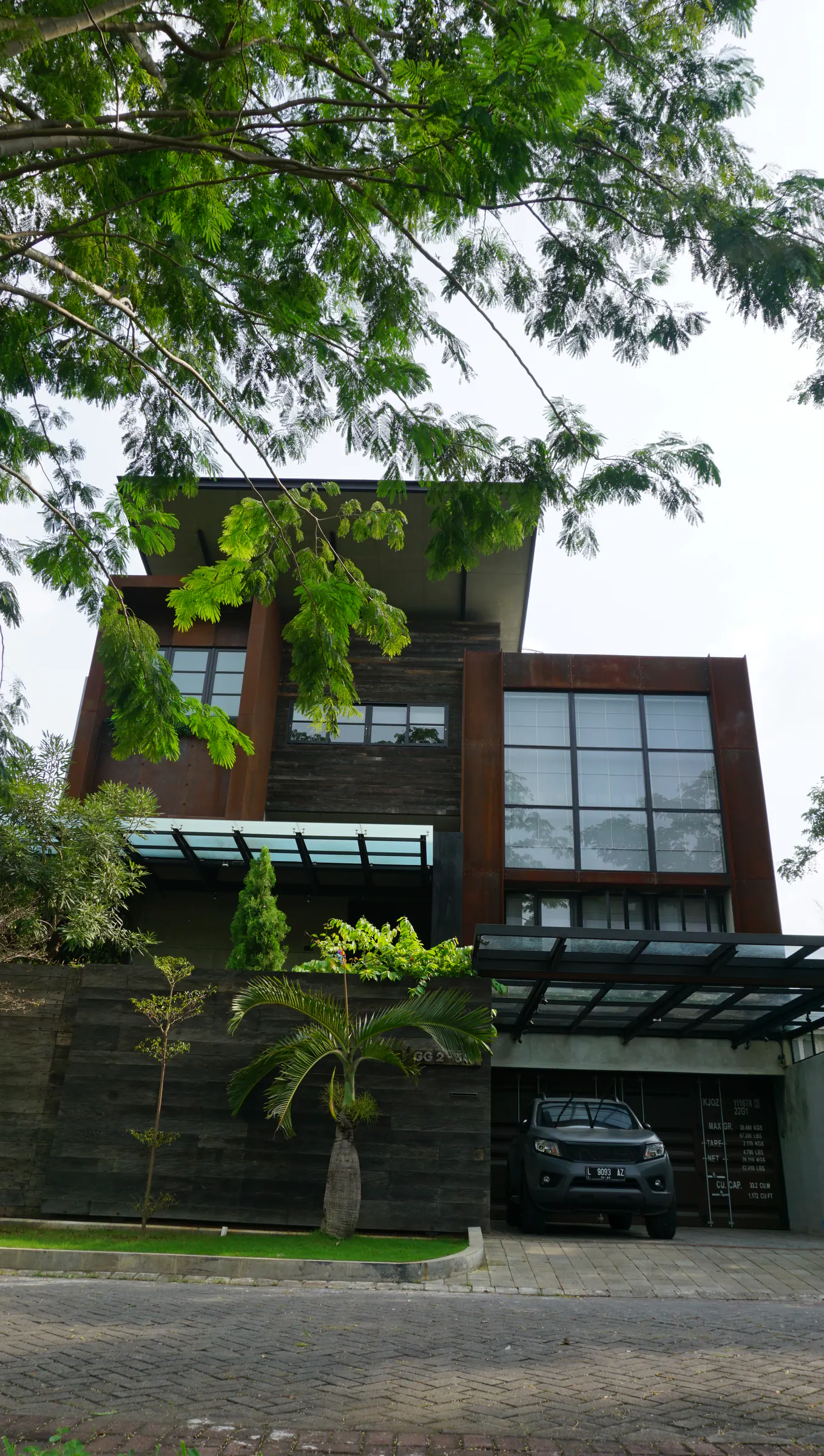 SU HOUSE