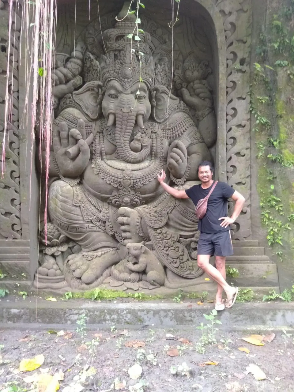 ukiran ganesha dinding batu alam